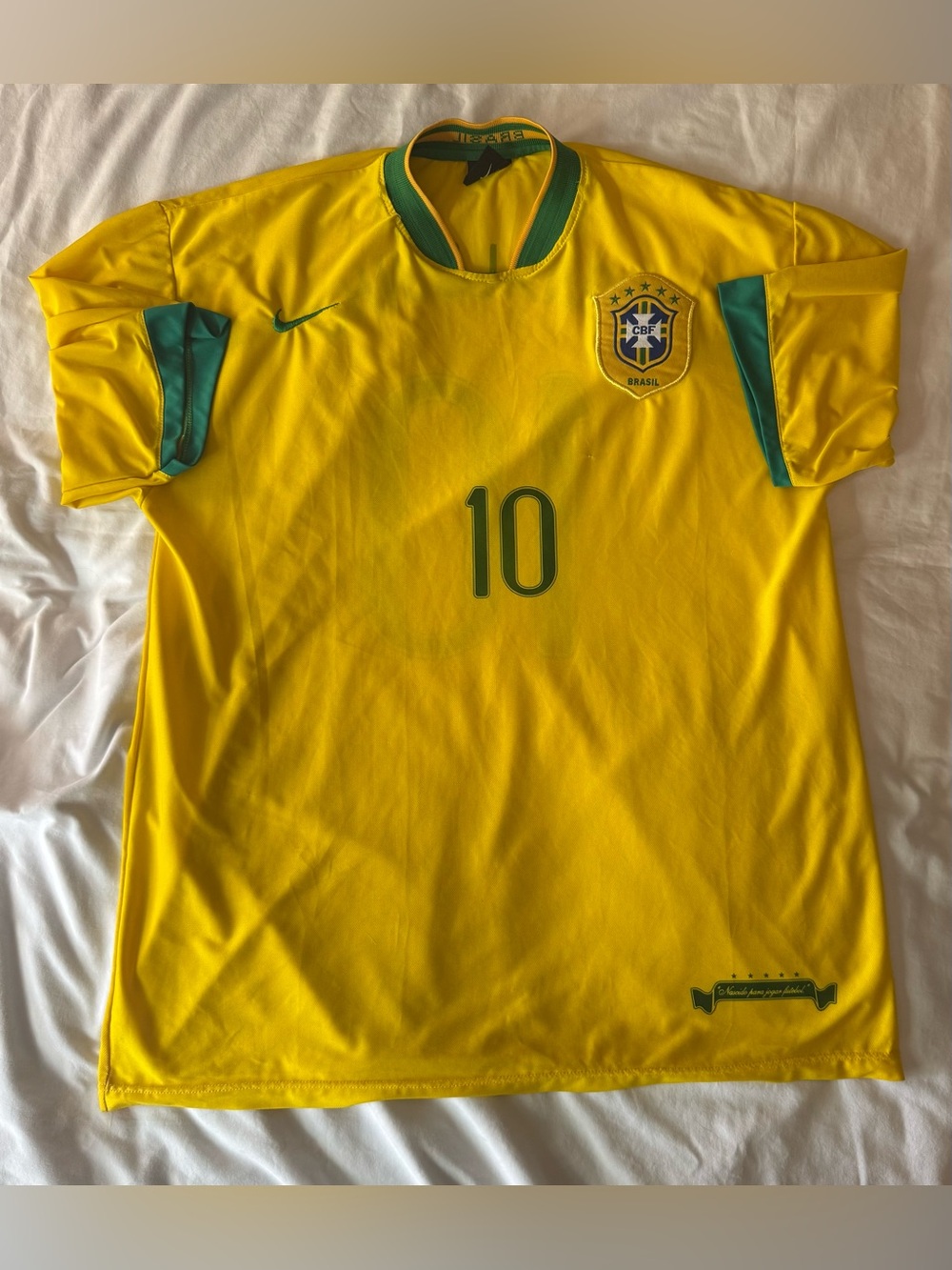 Nike Brazil Ronaldinho #10 Large team jersey.